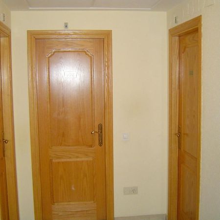 Hotel Lazaro كالاموتشه المظهر الخارجي الصورة