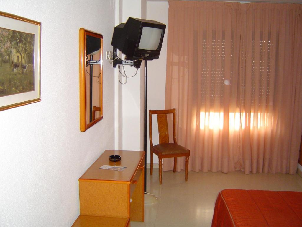 Hotel Lazaro كالاموتشه المظهر الخارجي الصورة